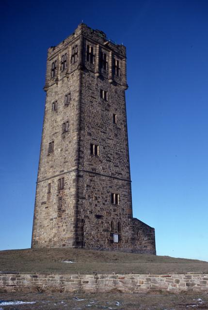 Victoria_Tower_Castle_Hill(RLH).jpg