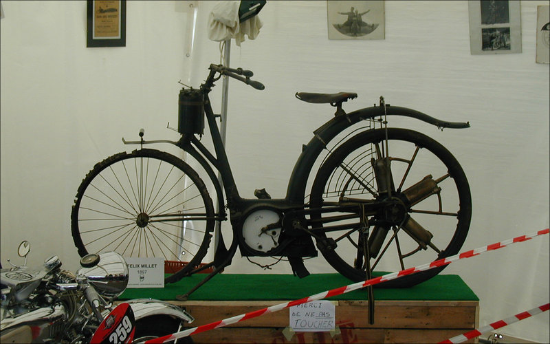 1.Rotativnyj-dvigatel-F-lix-Millet-na-mototsikle..jpg